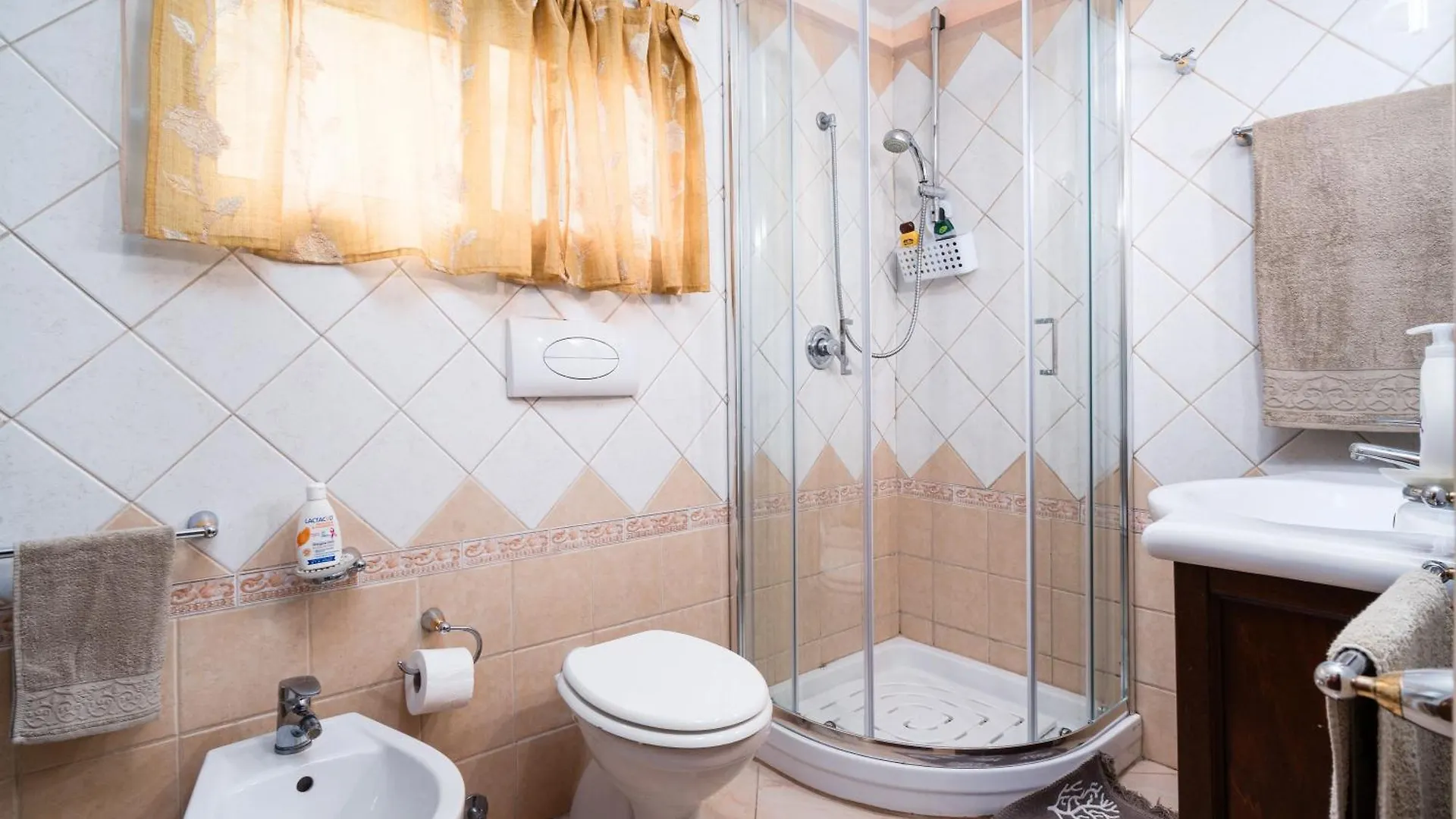 Villa Lussu Orosei 0*,  İtalya
